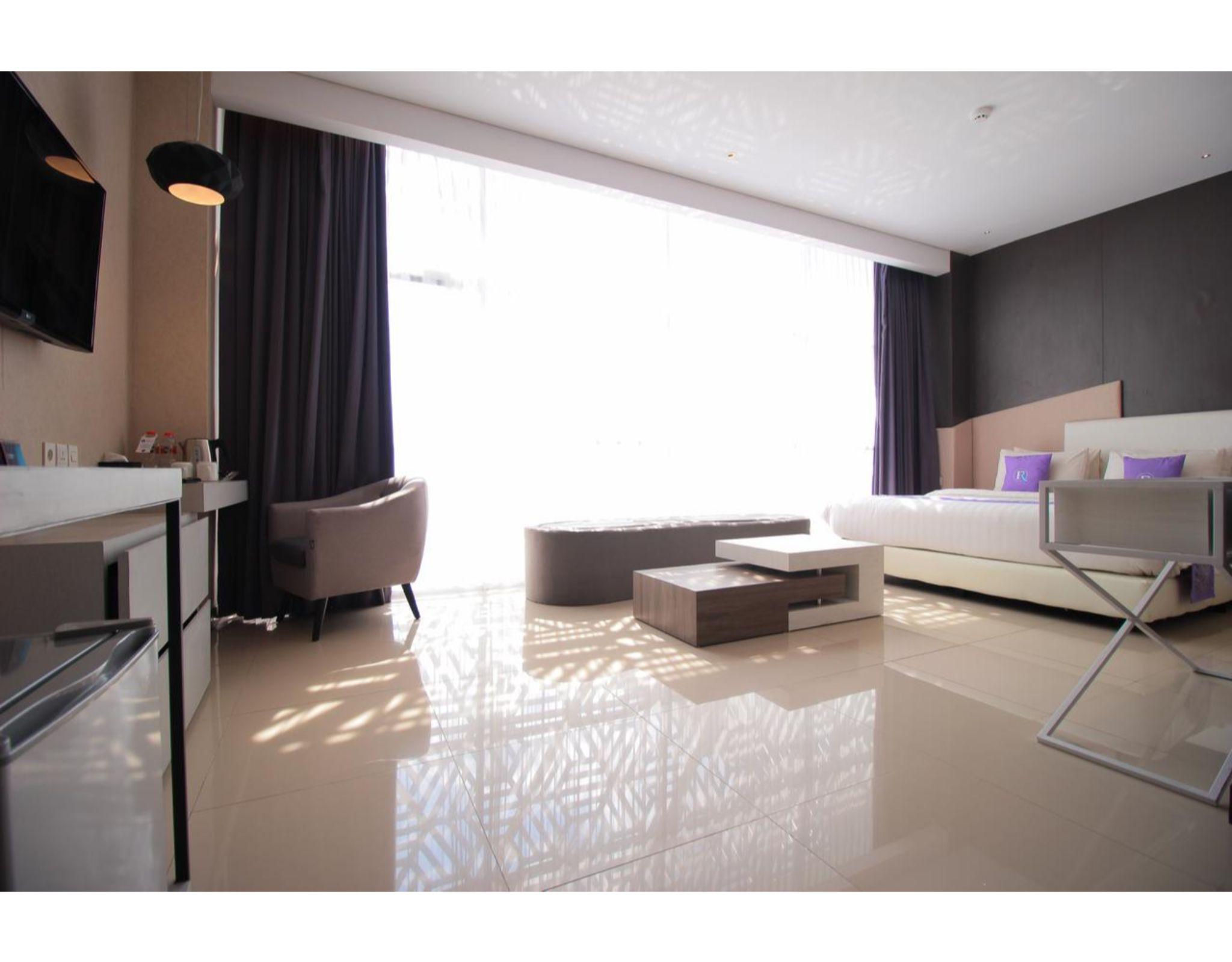 Forriz Hotel Джокякарта Екстериор снимка
