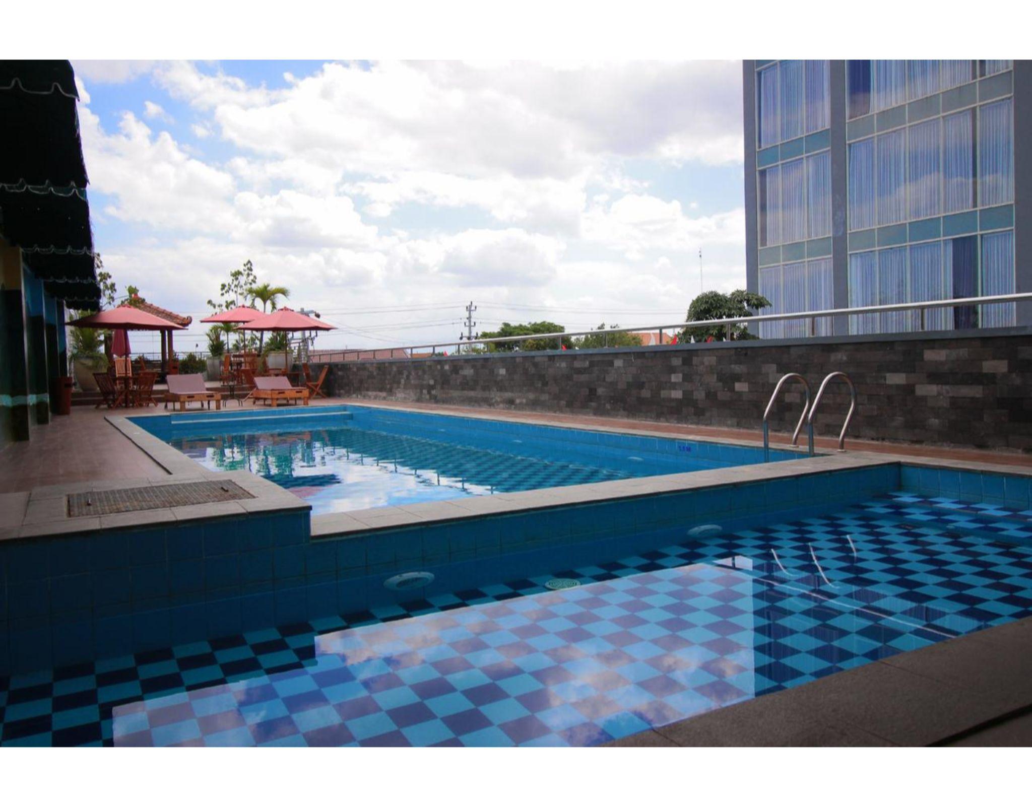 Forriz Hotel Джокякарта Екстериор снимка