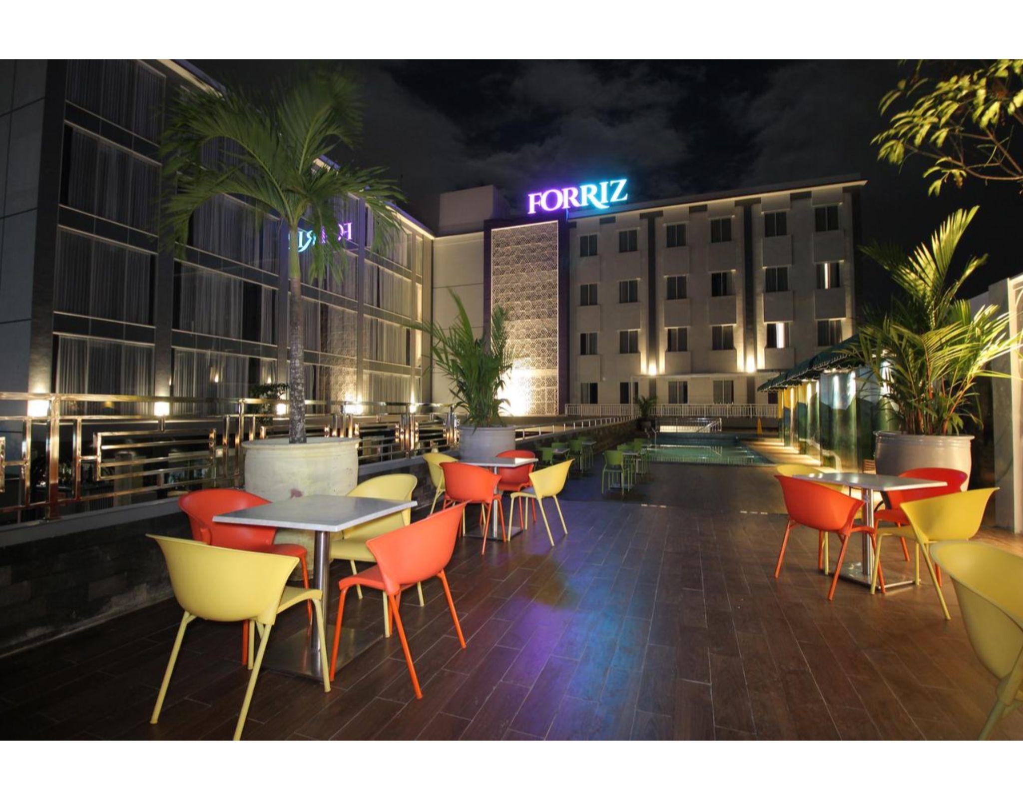 Forriz Hotel Джокякарта Екстериор снимка